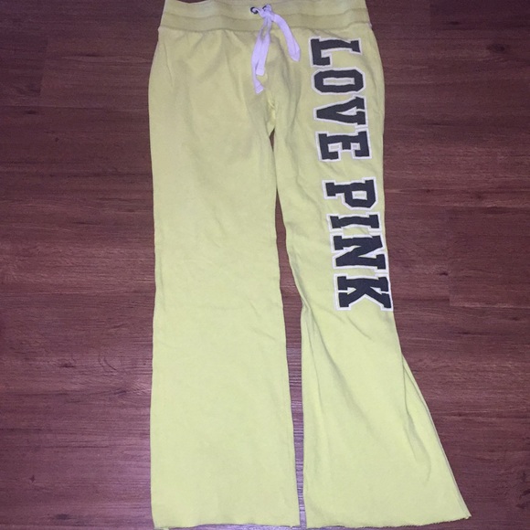 VS PINK Sweatpants Graphic SMALL - Picture 2 of 6